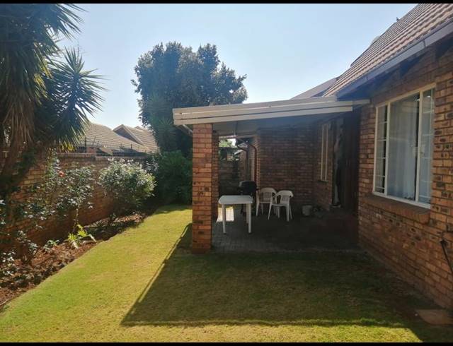 2 BEDROOM PROPERTY TO RENT IN ROOIHUISKRAAL NORTH